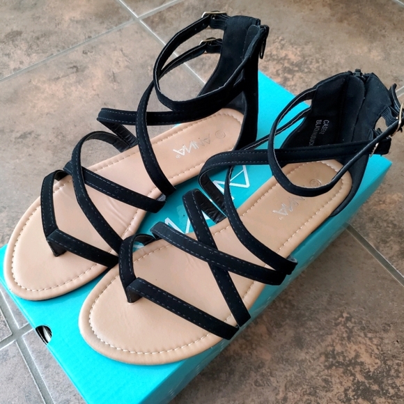 Fashion Nova Shoes - Strappy sandals